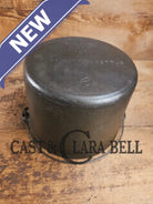 Collector’s Piece: 1930’s #6 Wagner Ware Sidney flat bottom kettle. PERFECT daily user for soups stews and chili! Dutch