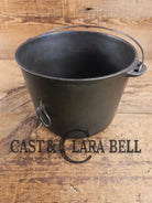 Collector’s Piece: 1930’s #6 Wagner Ware Sidney flat bottom kettle. PERFECT daily user for soups stews and chili! Dutch