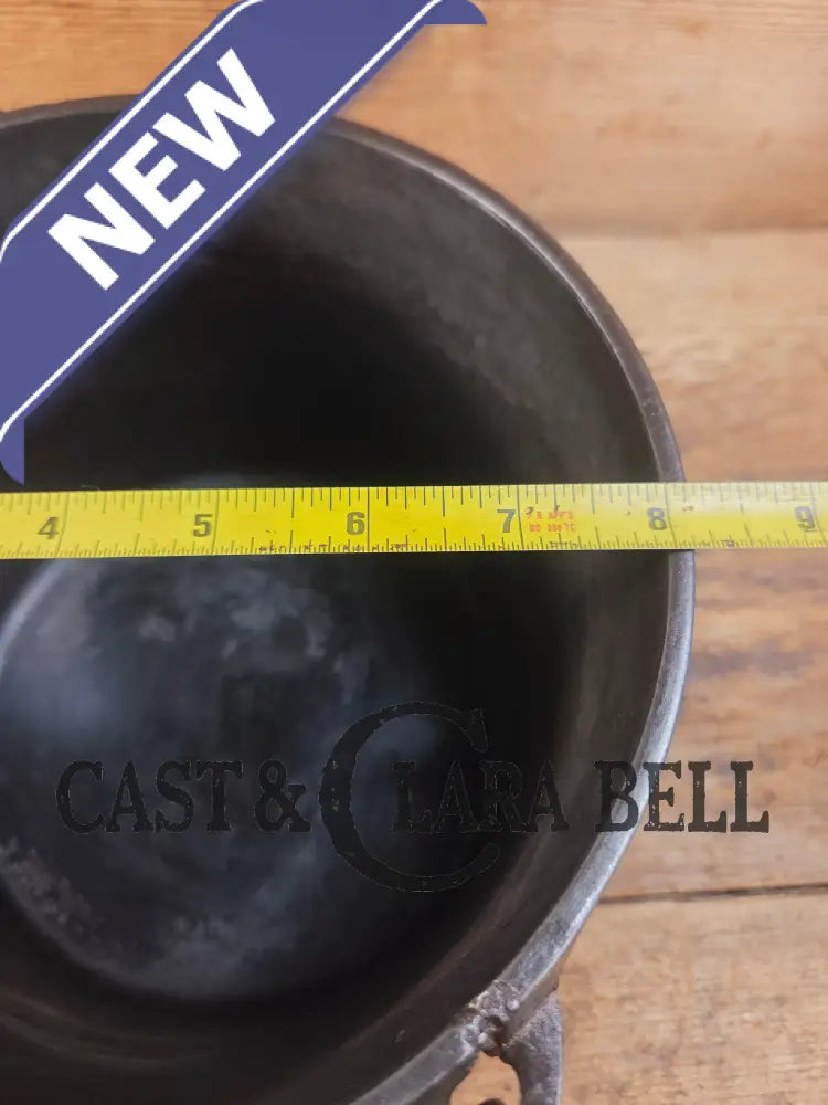 Collector’s Piece: 1930’s #6 Wagner Ware Sidney flat bottom kettle. PERFECT daily user for soups stews and chili! Dutch