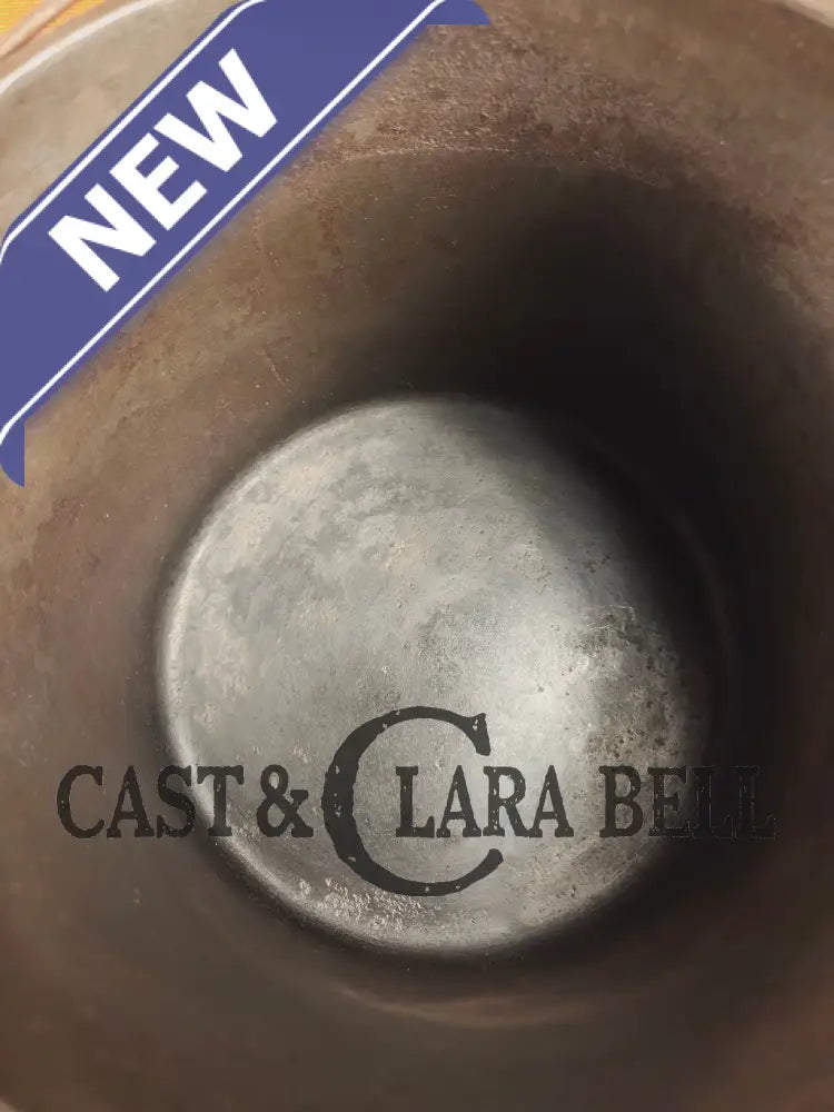 Collector’s Piece: 1930’s #6 Wagner Ware Sidney flat bottom kettle. PERFECT daily user for soups stews and chili! Dutch