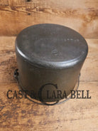 Collector’s Piece: 1930’s #6 Wagner Ware Sidney flat bottom kettle. PERFECT daily user for soups stews and chili! Dutch