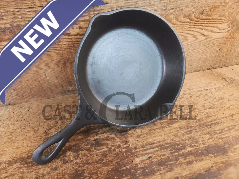 Collector’s Piece! Very Cool Lodge #4 Skillet with 3 Notch and #3 marking - Skillet