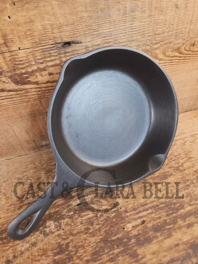 Collector’s Piece! Very Cool Lodge #4 Skillet with 3 Notch and #3 marking - Skillet
