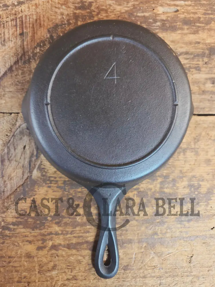 Collector’s Piece! Very Cool Lodge #4 Skillet with 3 Notch and #3 marking - Skillet