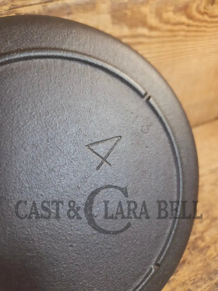 Collector’s Piece! Very Cool Lodge #4 Skillet with 3 Notch and #3 marking - Skillet