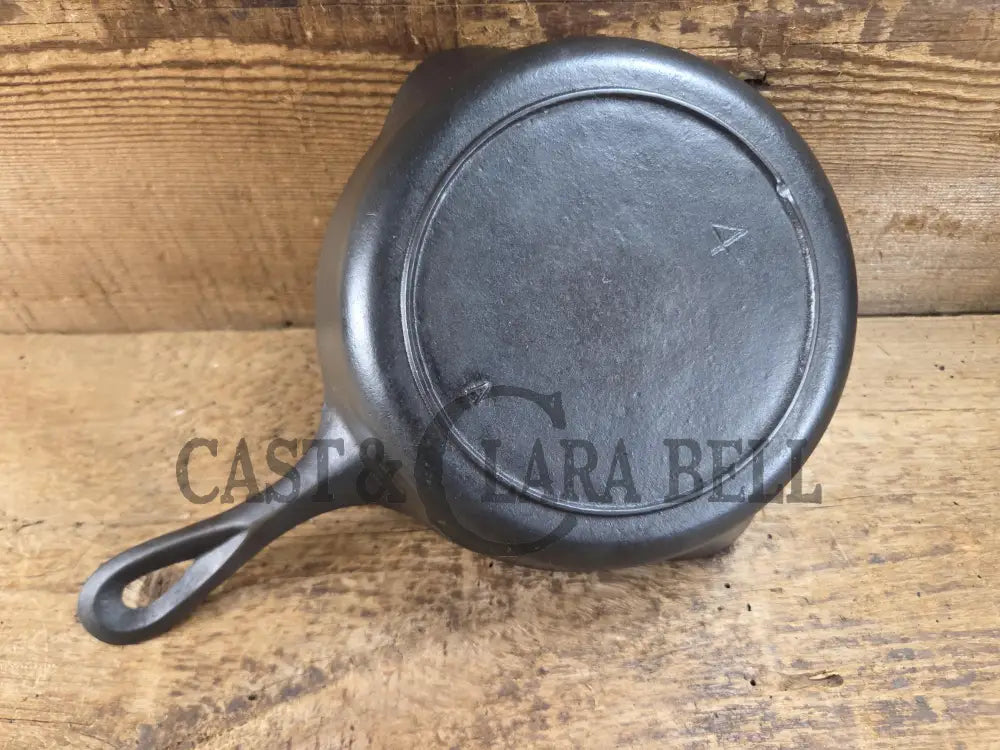 Collector’s Piece! Very early 1900’s Lodge #4 Skillet with 1 Notch Heat Ring Raised ’A I’ Skillet