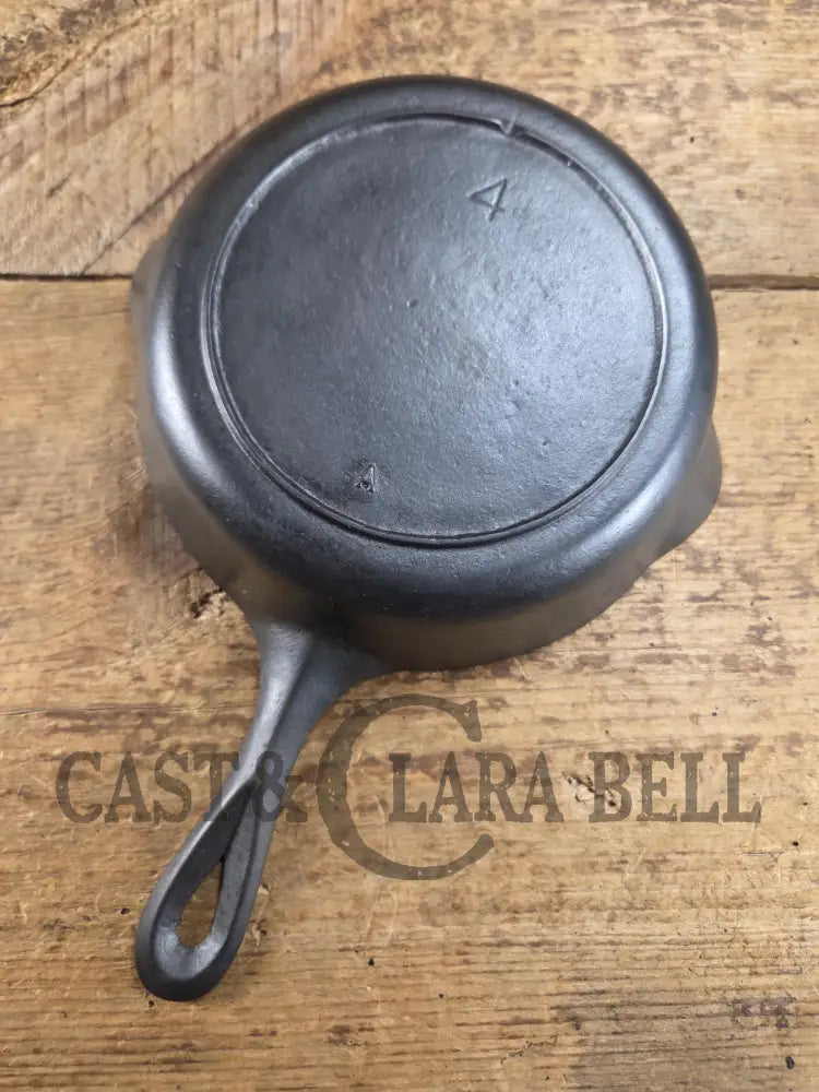 Collector’s Piece! Very early 1900’s Lodge #4 Skillet with 1 Notch Heat Ring Raised ’A I’ Skillet