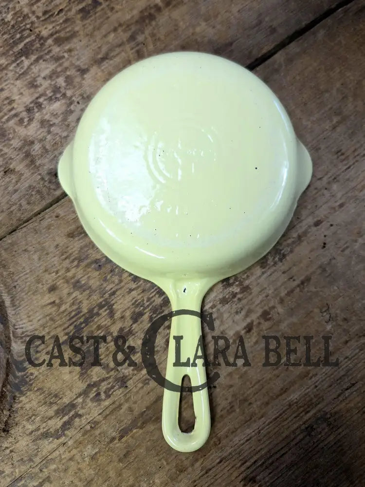 Cool and not often seen! 1940’s Griswold No. 3 ’Yellow and Cream’ enameled Cast Iron Egg Skillet 709