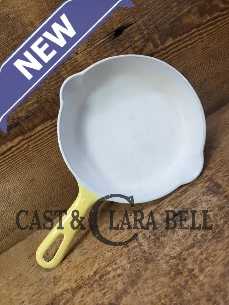 Cool and not often seen! 1940’s Griswold No. 3 ’Yellow and Cream’ enameled Cast Iron Egg Skillet 709