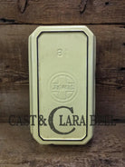 Cool and not often seen! 1940’s Griswold No. 81 ’Yellow and Cream’ enameled casserole dish!