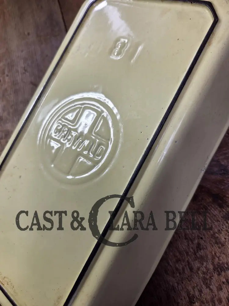 Cool and not often seen! 1940’s Griswold No. 81 ’Yellow and Cream’ enameled casserole dish!