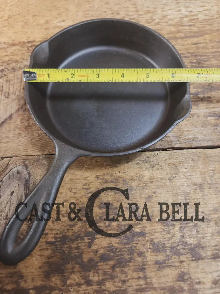 Cool story! 1920’s Chicago Hardware Foundry #3 Classic Hammered Egg Skillet. SC24