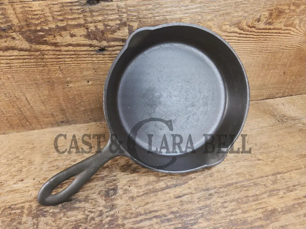Cool story! 1920’s Chicago Hardware Foundry #3 Classic Hammered Egg Skillet. SC24
