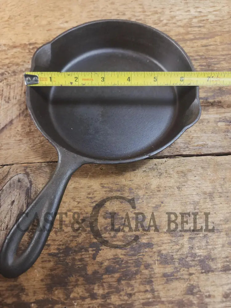 Cool story! 1920’s Chicago Hardware Foundry #3 Classic Hammered Egg Skillet. SC24