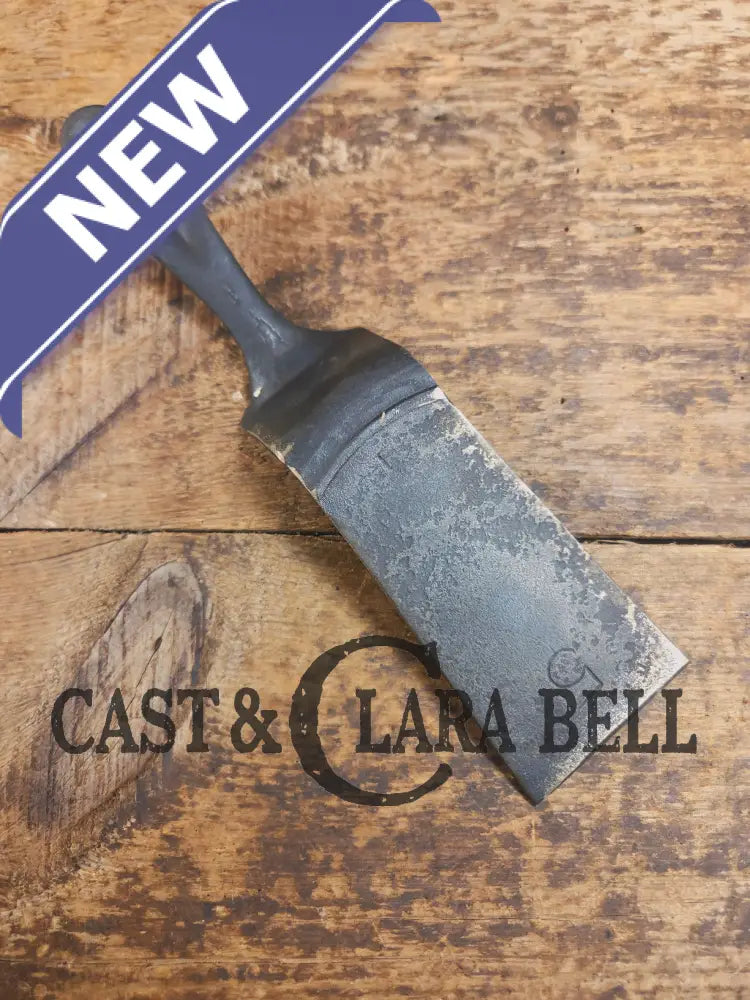 Custom made one of a kind 1940’s Era Lodge repurposed spatula. Turned an ordinary cracked skillet into a grill helper!