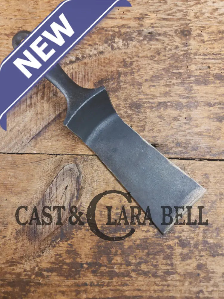 Custom made one of a kind 1940’s Era Lodge repurposed spatula. Turned an ordinary cracked skillet into a grill helper!