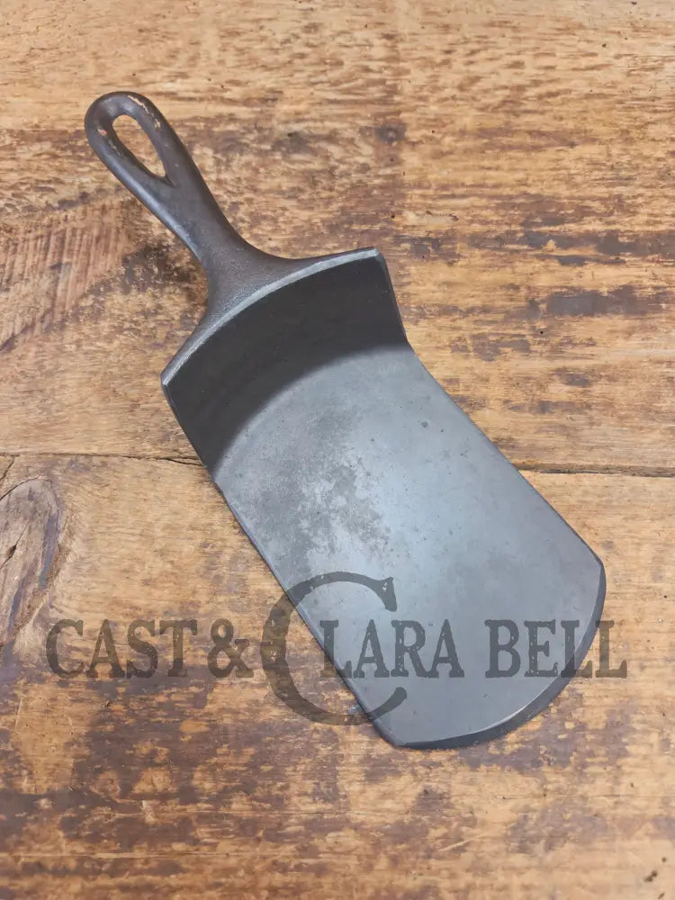 Custom made one of a kind vintage Lodge 5SK 1 repurposed spatula. Turned an ordinary cracked skillet into a grill