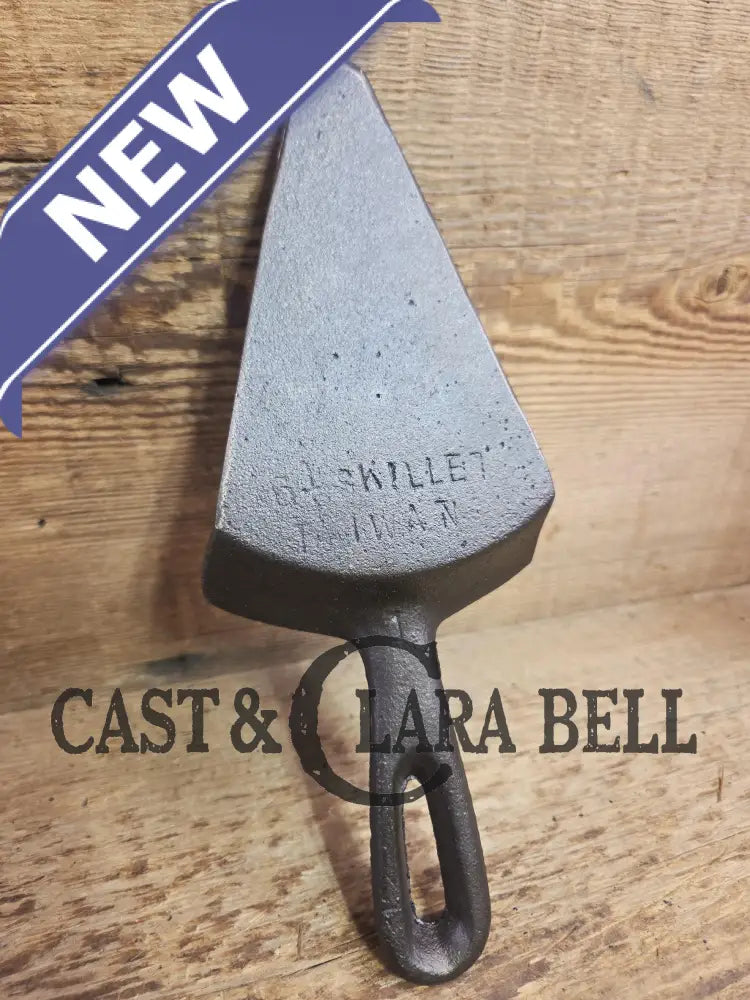 Custom made pie server made from a repurposed skillet that was cracked. Very cool and unique gift! Ready to use! SC24