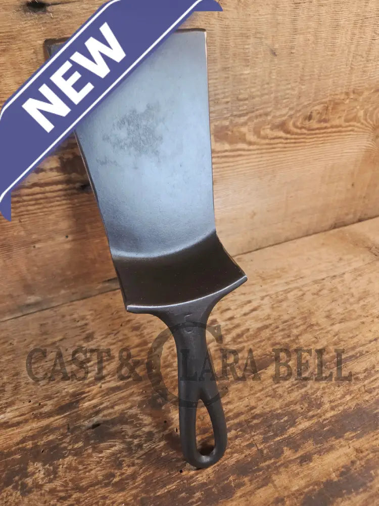 Custom made Wagner Cast Iron Skillet Spatula. Reclaimed #5 unmarked Wagner cast iron skillet. Great gift! SC24 - Spatula