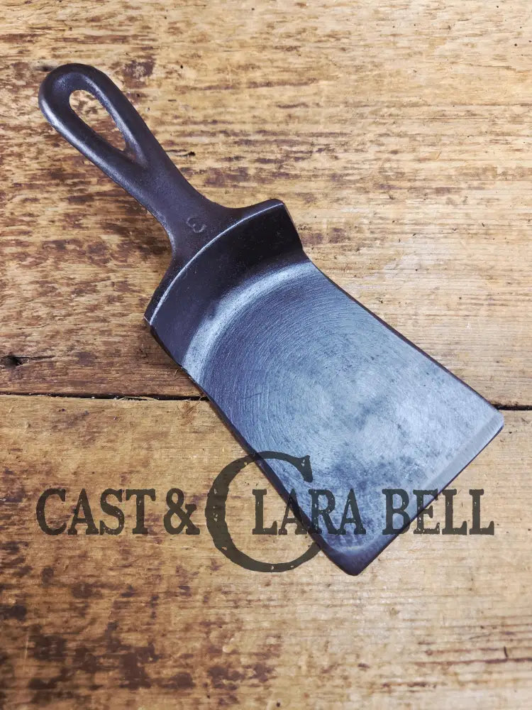 Custom made Wagner Ware Cast Iron Skillet Spatula. Reclaimed 1920’s Era #1053 WagnerWare cast iron egg skillet. Great