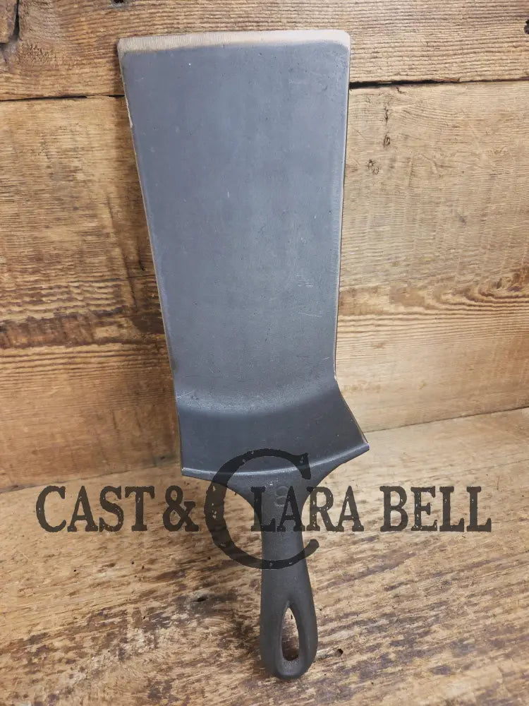 Custom made Wagner Ware Cast Iron Skillet Spatula. Reclaimed 1920’s Era #1058 T WagnerWare cast iron skillet. Great