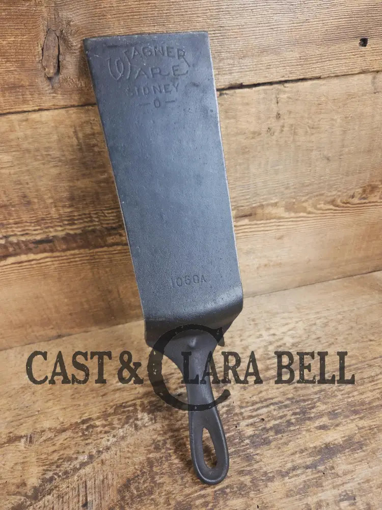 Custom made Wagner Ware Cast Iron Skillet Spatula. Reclaimed 1920’s Era #1060 A WagnerWare cast iron skillet. Great