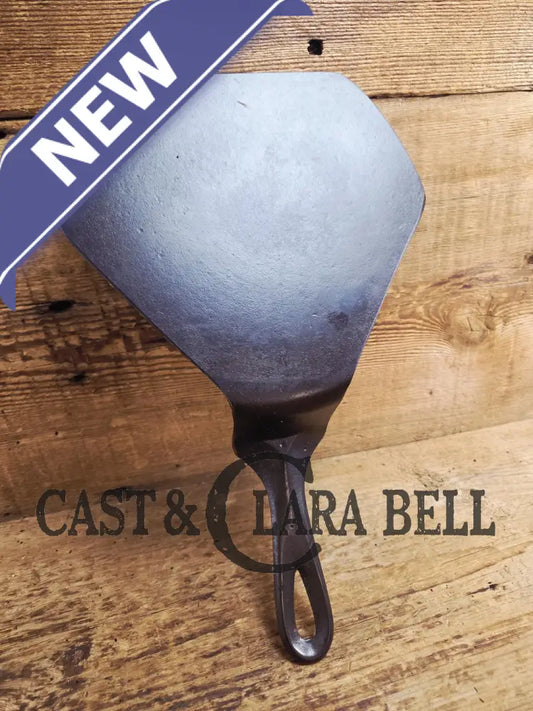 Custom made Wagner Ware Cast Iron Skillet Spatula. Reclaimed 1920’s Era #7 Wagner cast iron skillet. Great gift! Sc24