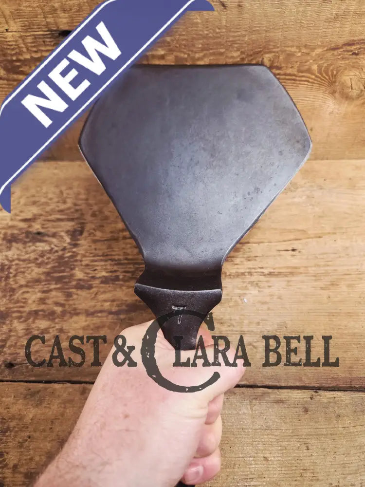 Custom made Wagner Ware Cast Iron Skillet Spatula. Reclaimed 1920’s Era #7 Wagner cast iron skillet. Great gift! Sc24