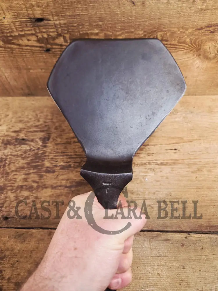 Custom made Wagner Ware Cast Iron Skillet Spatula. Reclaimed 1920’s Era #7 Wagner cast iron skillet. Great gift! Sc24