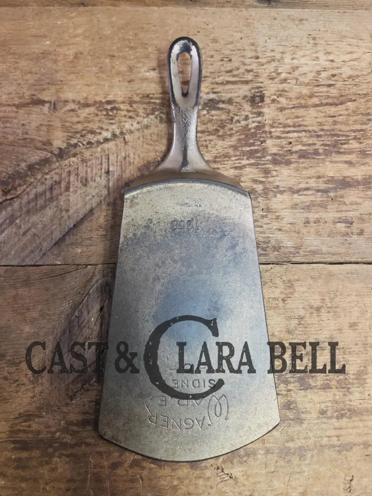 Custom made Wagner Ware Cast Iron Skillet Spatula. Reclaimed 1920’s Era #8 1058 WagnerWare cast iron skillet. Great