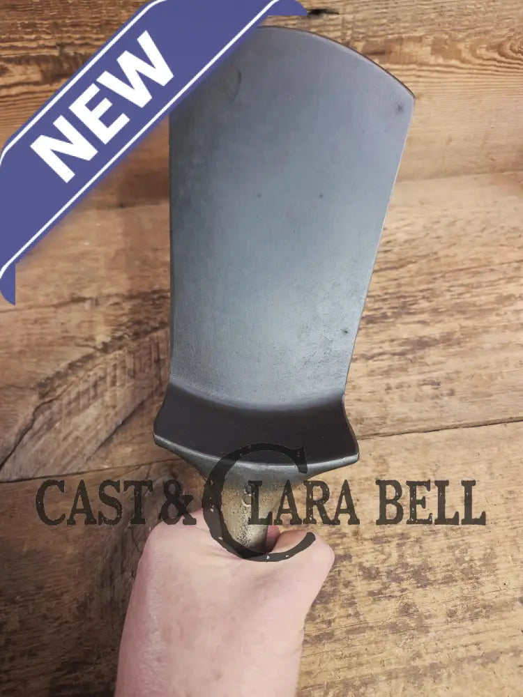 Custom made Wagner Ware Cast Iron Skillet Spatula. Reclaimed 1920’s Era #8 1058 WagnerWare cast iron skillet. Great