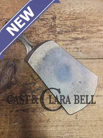 Custom made Wagner Ware Cast Iron Skillet Spatula. Reclaimed 1920’s Era #8 1058 WagnerWare cast iron skillet. Great