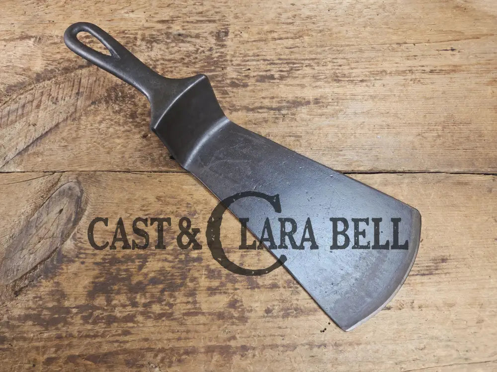 Custom made Wagner Ware Cast Iron Skillet Spatula. Reclaimed 1920’s Era #8 WagnerWare cast iron skillet. Great gift!