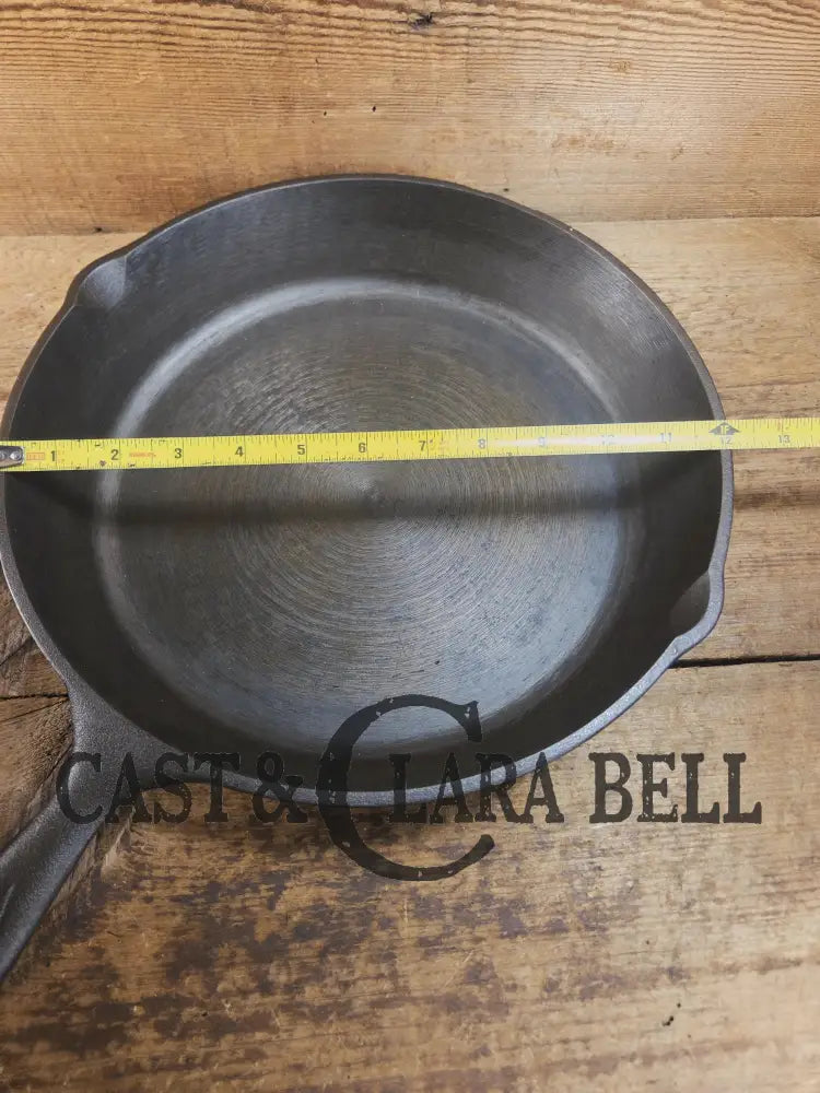 Customer favorite Big Skillet. Beautiful 1930’s Lodge #10 Cast Iron Skillet with 3 Notch Heat Ring. Raised Blob! SC24