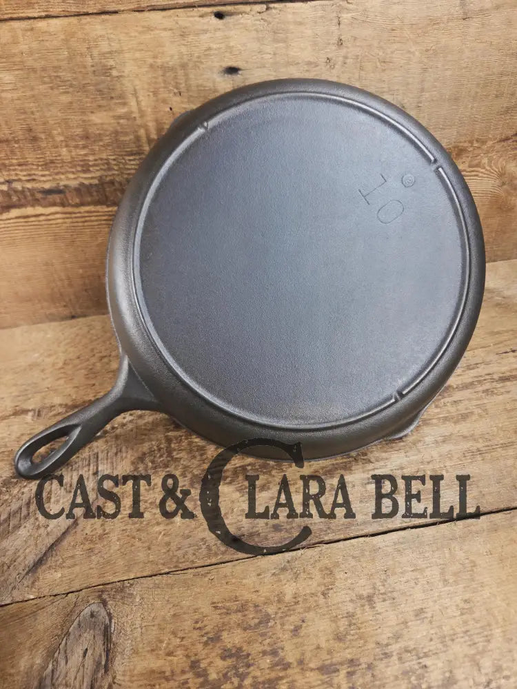 Customer favorite Big Skillet. Beautiful 1930’s Lodge #10 Cast Iron Skillet with 3 Notch Heat Ring. Raised Blob! SC24