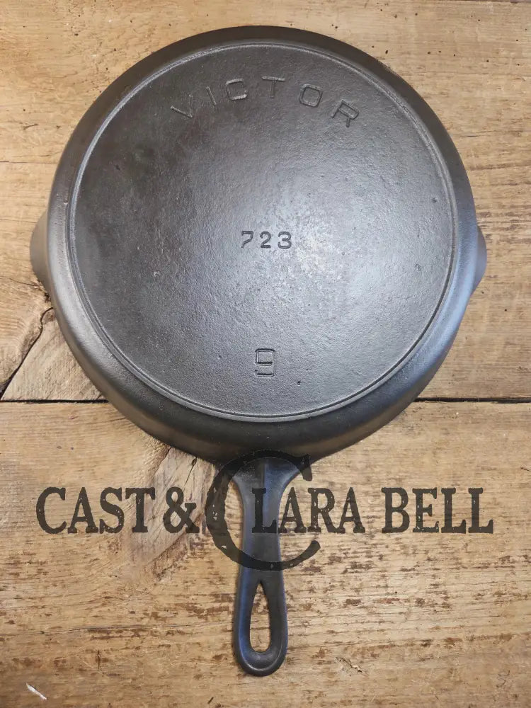 Customer Favorite! Early 1900’s Griswold’s First series Victor #9 Skillet with Heat Ring 723. Amazing daily cooker