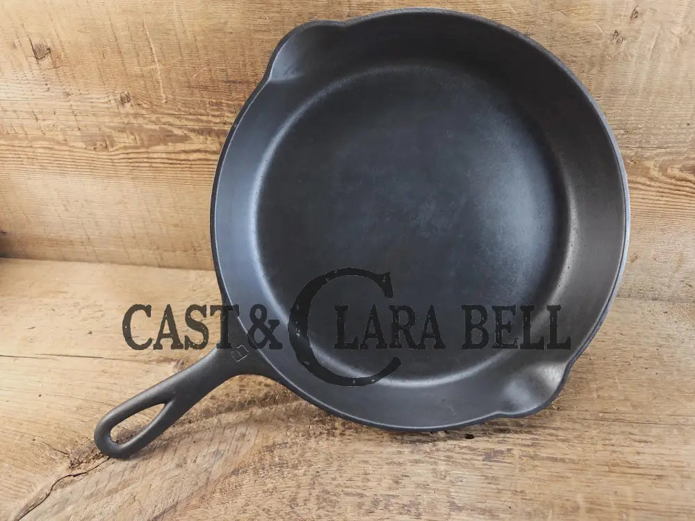 Customer Favorite! Early 1900’s Griswold’s First series Victor #9 Skillet with Heat Ring 723. Amazing daily cooker