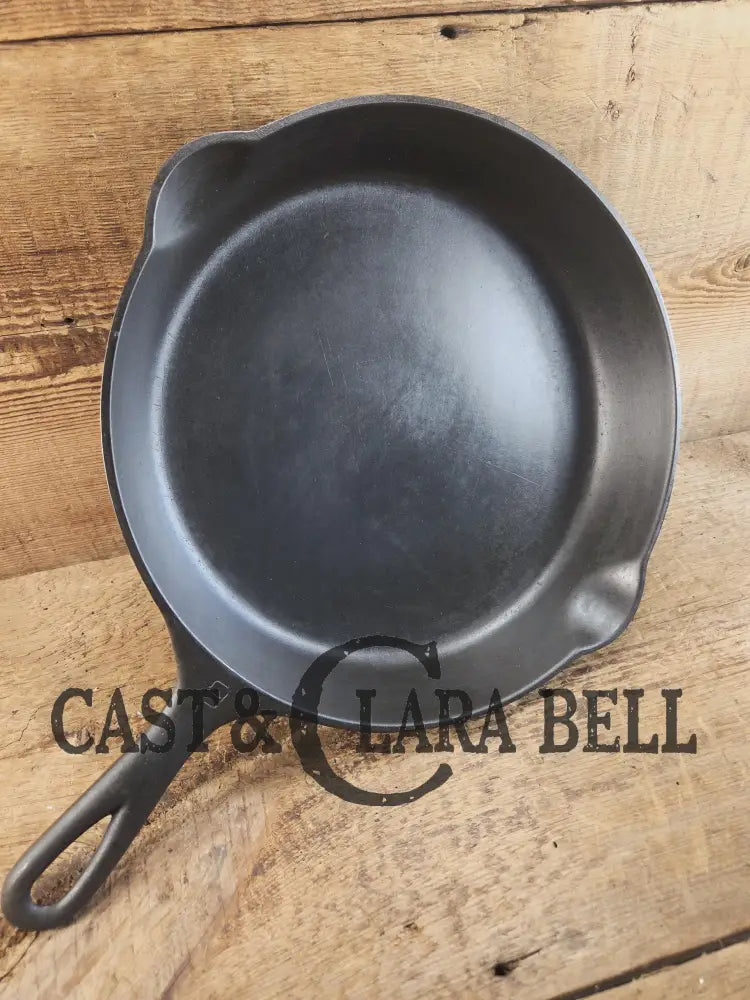 Customer Favorite! Early 1900’s Griswold’s First series Victor #9 Skillet with Heat Ring 723. Amazing daily cooker