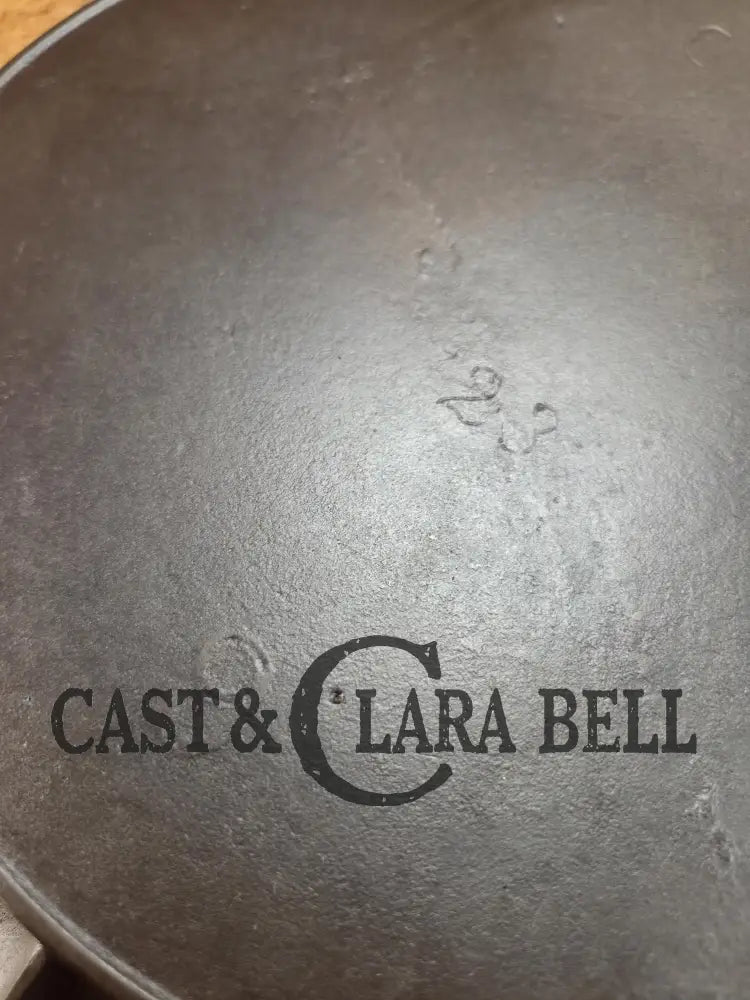 Customer Favorite! Early 1900’s Griswold’s First series Victor #9 Skillet with Heat Ring 723. Amazing daily cooker!