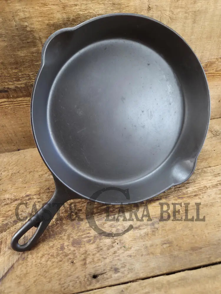 Customer Favorite! Early 1900’s Griswold’s First series Victor #9 Skillet with Heat Ring 723. Amazing daily cooker!
