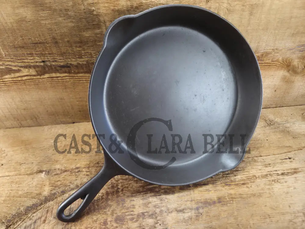Customer Favorite! Early 1900’s Griswold’s First series Victor #9 Skillet with Heat Ring 723. Amazing daily cooker!