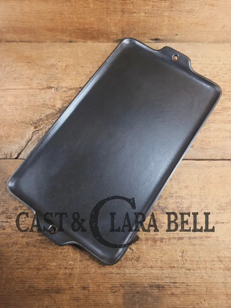 Don’t Miss This if you LOVE Griswold cast iron. THE hard to find Griswold ’Cookie Sheet’ Grill Pan. P/n 1103 MINT