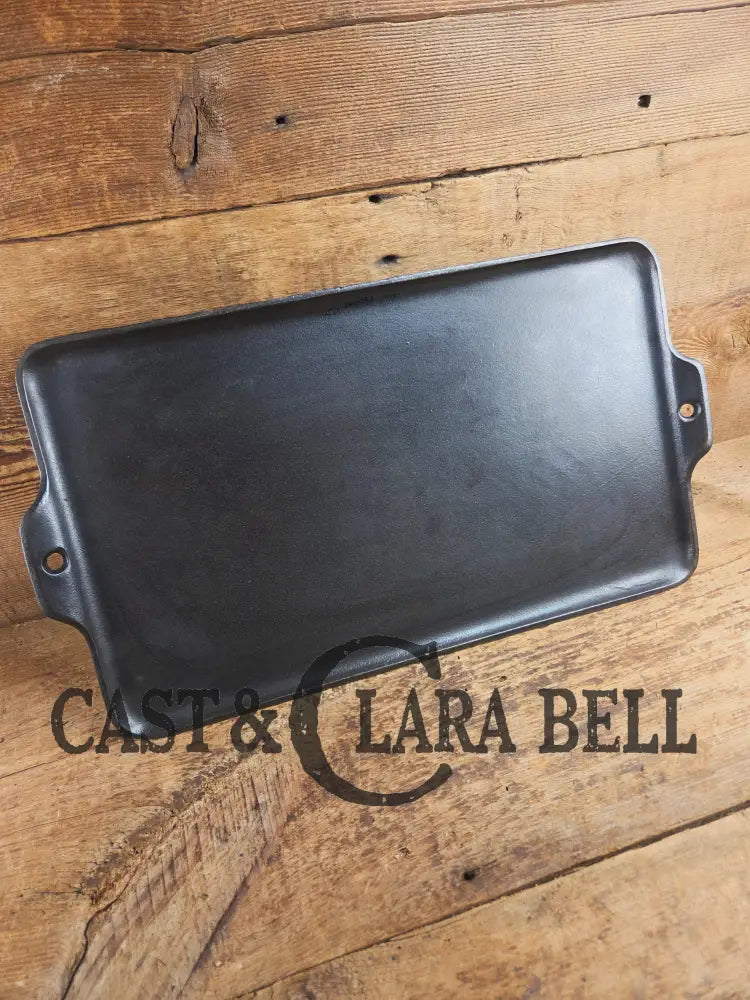 Don’t Miss This if you LOVE Griswold cast iron. THE hard to find Griswold ’Cookie Sheet’ Grill Pan. P/n 1103 MINT