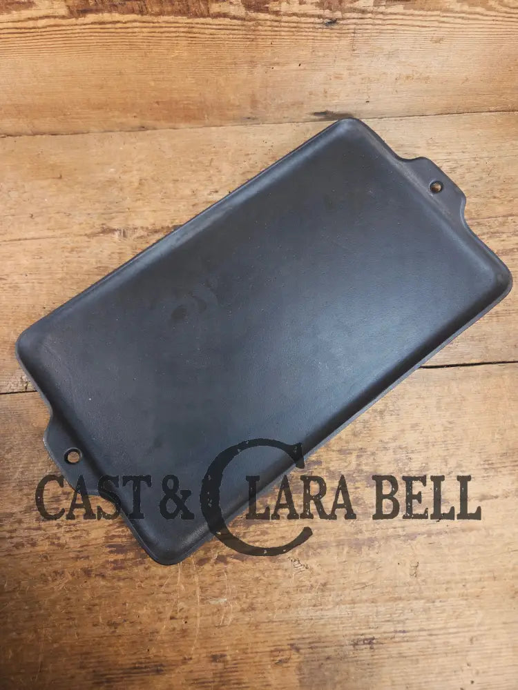 Don’t Miss This if you LOVE Griswold cast iron. THE hard to find Griswold ’Cookie Sheet’ Grill Pan. P/n 1108 Griddle