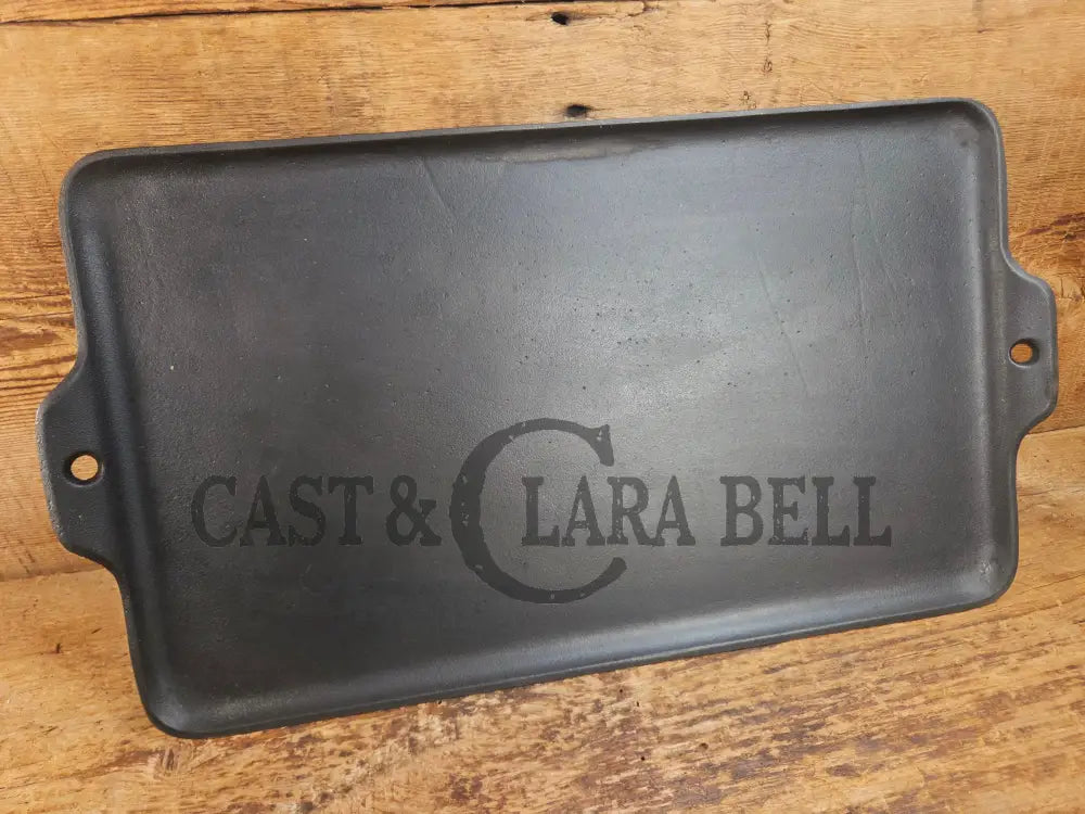 Don’t Miss This if you LOVE Griswold cast iron. THE hard to find Griswold ’Cookie Sheet’ Grill Pan. P/n 1108 Griddle