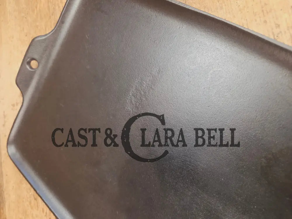 Don’t Miss This if you LOVE Griswold cast iron. THE hard to find Griswold ’Cookie Sheet’ Grill Pan. P/n 1108 Griddle