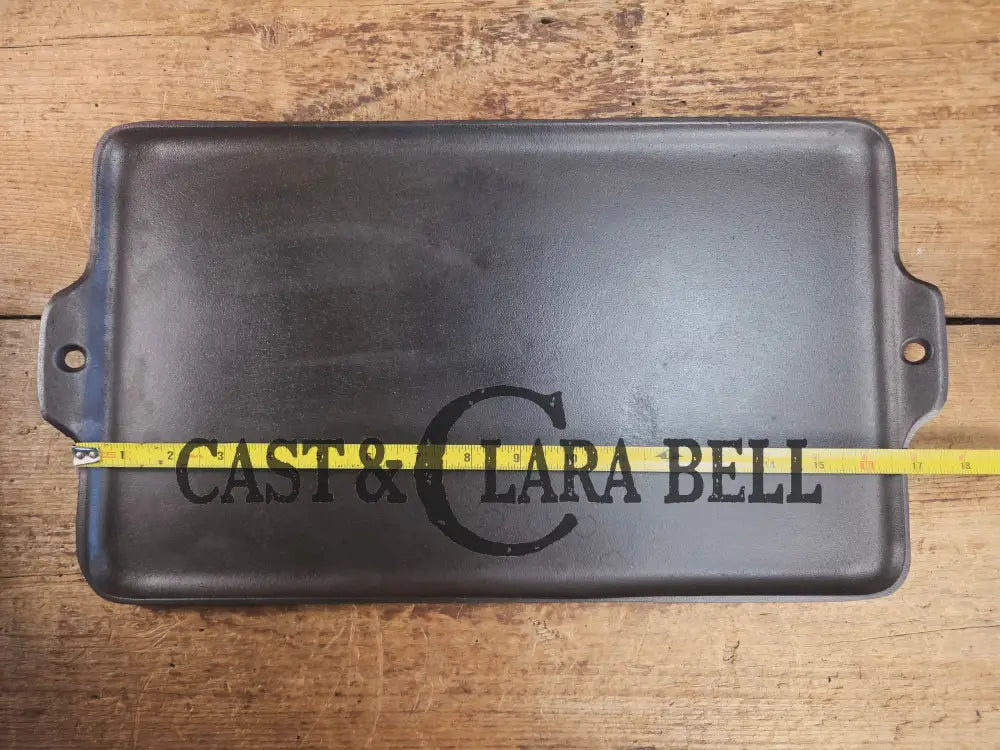 Don’t Miss This if you LOVE Griswold cast iron. THE hard to find Griswold ’Cookie Sheet’ Grill Pan. P/n 1108 Griddle