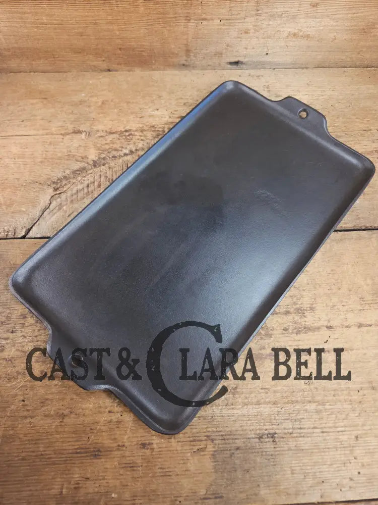 Don’t Miss This if you LOVE Griswold cast iron. THE hard to find Griswold ’Cookie Sheet’ Grill Pan. P/n 1108 Griddle