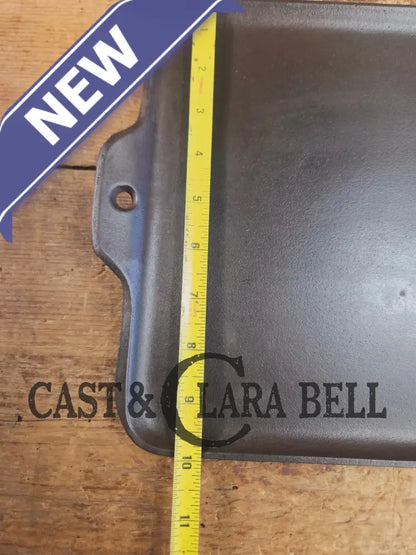 Don’t Miss This if you LOVE Griswold cast iron. THE hard to find Griswold ’Cookie Sheet’ Grill Pan. P/n 1108 Griddle