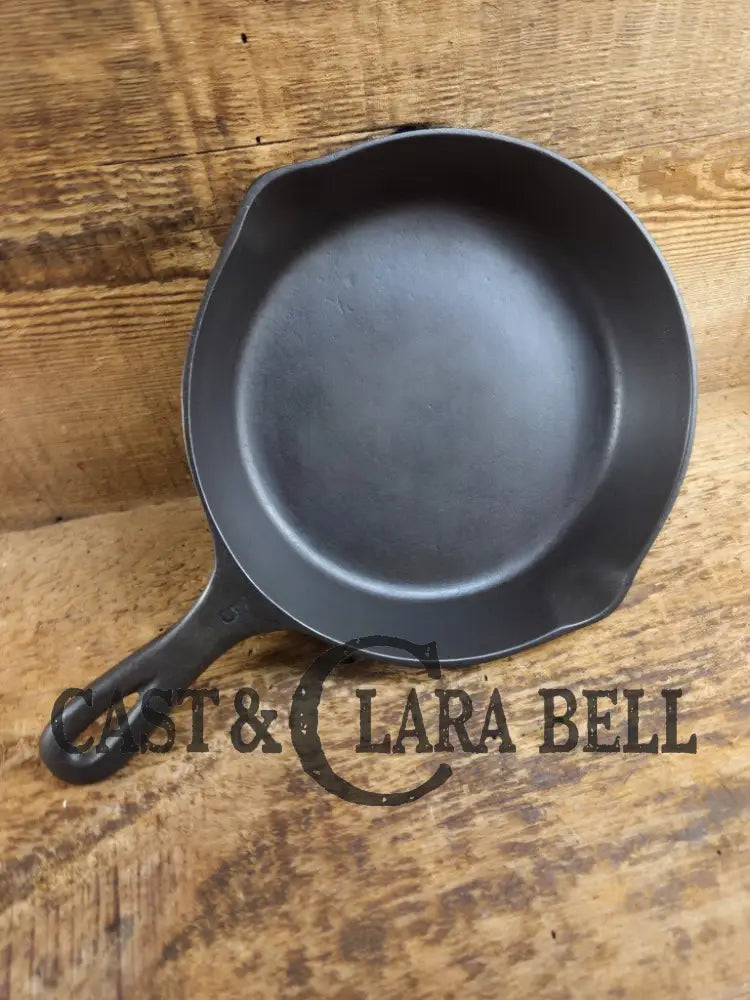 Dont miss this one! Lovely early 1900’s Martin Stove and Range #5 cast iron skillet. Great southern masterpiece! Skillet